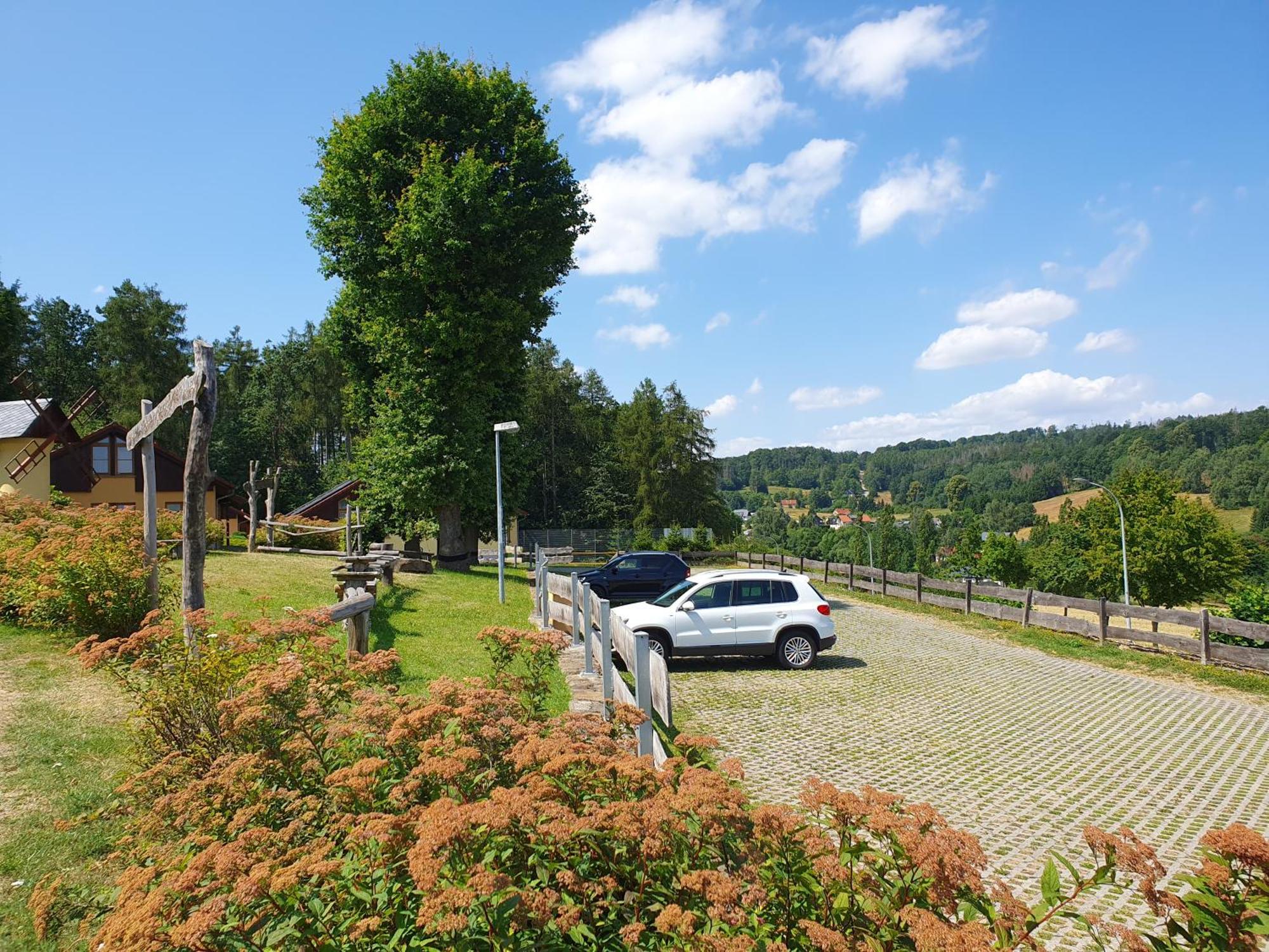 เฟรีนดอร์ฟ ฟูชส์แบร์ค Villa Schirgiswalde-Kirschau ภายนอก รูปภาพ